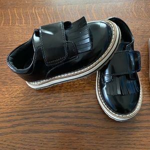 NWOT✨✨ unisex toddler shoes- ZARA